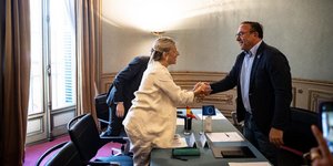 Ο Πέτρος Κόκκαλης με την υπουργό Εργασίας της Ισπανίας