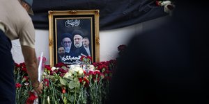 κορνιζα λουλουδια 