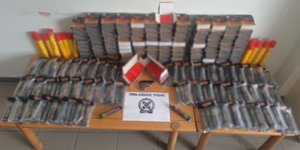 κροτιδες σε τραπεζι