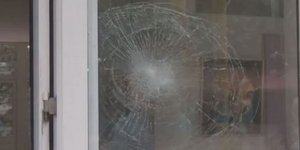Έσπασαν τζάμια σε λύκειο στη Λαμία