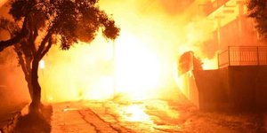 Ανάσταση με βεγγαλικά στη Λήμνο