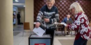 Στις κάλπες σήμερα οι Λιθουανοί για τον δεύτερο γύρο των προεδρικών εκλογών 