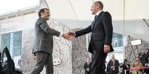 Ο Γάλλος πρόεδρος Εμανουέλ Μακρόν και ο Γερμανός καγκελάριος Όλαφ Σολτς