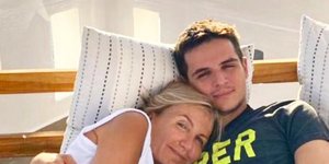 Μαρέβα Μησοτάκη και ο γιος της Κωνσταντίνος