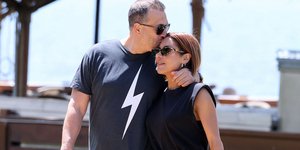 Η Μαριάντα Πιερίδη και ο Πάνος Ιωάννου καταγράφηκαν στη διάρκεια ρομαντικής βόλτας τους