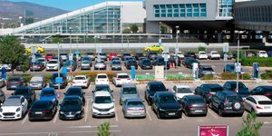 Parking στο αεροδρόμιο Ελευθέριος Βενιζέλος