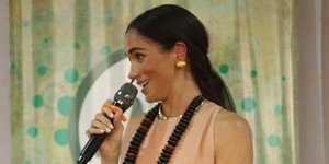 Τα σκουλαρίκια που προτιμούν πλέον οι πιο κομψές royals -Γιατί «αγκάλιασαν» ένα πιο μίνιμαλ στιλ