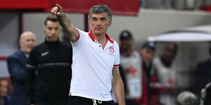 Ο προπονητής του Ολυμπιακού, Χοσέ Λουίς Μεντιλίμπαρ