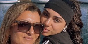 Η Εμμα με την μητέρα της