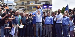 Ο Κυριάκος Μητσοτάκης έριξε βολές στην πλατεία Αγρινίου