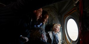 Ο Κυριάκος Μητσοτάκης, ο Σαρλ Μισέλ και η Ούρσουλα φον ντερ Λάιεν σε ελικόπτερο πάνω από τον Έβρο στη μεταναστευτική κρίση του 2020