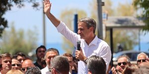 Ο πρωθυπουργός, Κυριάκος Μητσοτάκης κατά την επίσκεψή του στο Παλαιό Φάληρο