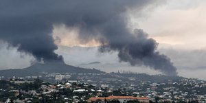 Xάος στην Νέα Καληδονία που κάτοικοι ξεσηκώνονται κατά της Γαλλίας