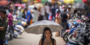 Θερμοκρασία-ρεκόρ σχεδόν 50 βαθμών Κελσίου καταγράφηκε στην πρωτεύουσα της Ινδίας