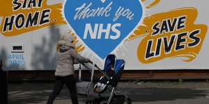 Tοιχογραφια για το NHS
