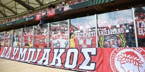 Παίρνουν θέση στην OPAP Arena οι φίλαθλοι του Ολυμπιακού