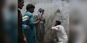 Πακιστάν: Η χώρα προετοιμάζεται για καύσωνα με 50ρια -Κατασκευάζονται καταφύγια, φόβοι για τα κοπάδια ζώων