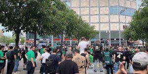 «Πράσινο» βάφτηκε το Βερολίνο ενόψει του μεγάλου τελικού της Euroleague ανάμεσα σε Παναθηναϊκό AKTOR και Ρεάλ