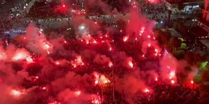 Οι πανηγυρισμοί στον Πειραιά για την κατάκτηση του Conference League