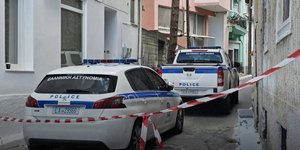 περιπολικα σε στενακι