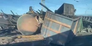 Ανατραπέντα βαγόνια του εμπορικού τρένου που εκτροχιάστηκε στη Ρωσία