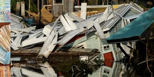 ΗΠΑ: Τουλάχιστον 5 νεκροί μετά το πέρασμα ενός ανεμοστρόβιλου από το κεντρικό τμήμα της χώρας	