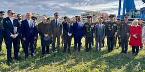 O Χρήστος Σταϊκούρας με επίσημους