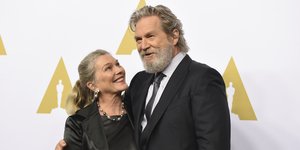 Ο Jeff Bridges αγκαλιά με την επί 48 χρόνια σύζυγό του, Susan Geston