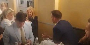 Ο Τάιλερ Μακμπέθ και ο Στέφανος Κασσελάκης στην Κέρκυρα