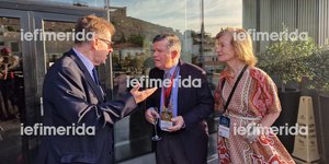 Οι οικοδεσπότες Θανάσης και Μαρίνα Μαρτίνου 