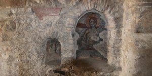 Τοιχογραφικός διάκοσμος σε κόγχες στον βόρειο τοίχο του ιερού