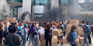 Aκτιβιστές για το κλίμα εισέβαλαν στα γραφεία της ΤotalEnergies