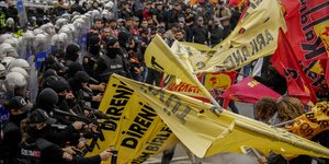 Επεισόδια μεταξύ διαδηλωτών και αστυνομίας στη Τουρκία