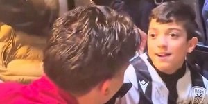 Ο Τζολάκης με τον μικρό Γιαννάκη