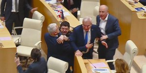 Επεισόδια στη Βουλή της Γεωργίας