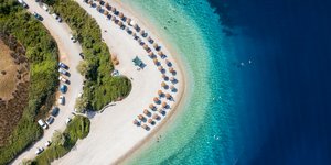 γαλαζοπράσινα νερά στην Αλόννησο