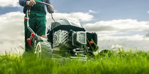 Άνδρας με χλωροκοπτικό