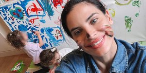 Η Χριστίνα Μπόμπα απολαμβάνει να περνάει χρόνο με τις δίδυμες κόρες της