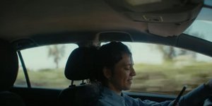 Τα μάτια σου στον δρόμο, τα χέρια στο τιμόνι