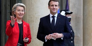 Εμανουέλ Μακρόν και Ούρσουλα φον ντερ Λάιεν