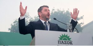 Ο πρόεδρος του ΠΑΣΟΚ Νίκος Ανδρουλάκης σε προεκλογική ομιλία στη Θεσσαλονίκη