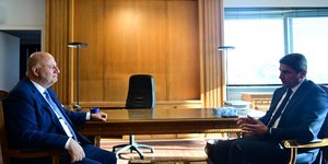 Το γραφείο του υπουργού Ανάπτυξης κατά την τελετή παράδοσης-παραλαβής