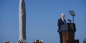 O Αμερικανός πρόεδρος Τζο Μπάιντεν στην επέτειο για τα 80 χρόνια από την απόβαση στην Νορμανδία/Credit:AP