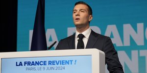 Ζορντάν Μπαρντελά ομιλια