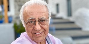 Ο σκηνοθέτης Τάσος Μπιρσίμ