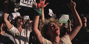Γυναίκες στη Βραζιλία διαδηλώνουν ενάντια σε ένα νομοσχέδιο του Κογκρέσου κατά των αμβλώσεων