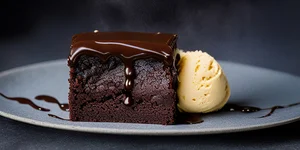 Λαχταριστό brownie με μπάλα παγωτό βανίλια