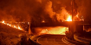 Φωτιά σε βυτιοφόρο στον Ισθμό