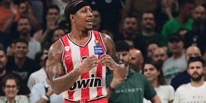 Ο παίκτης του Ολυμπιακού Αϊζέα Κέιναν