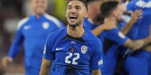 Ο Τσέριν με τη φανέλα της Σλοβενίας